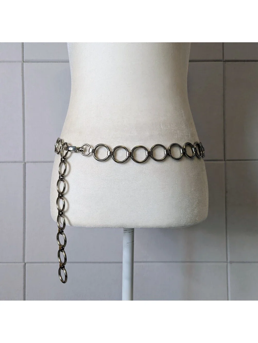Vintage silver tone O-ring heavyweight chain belt